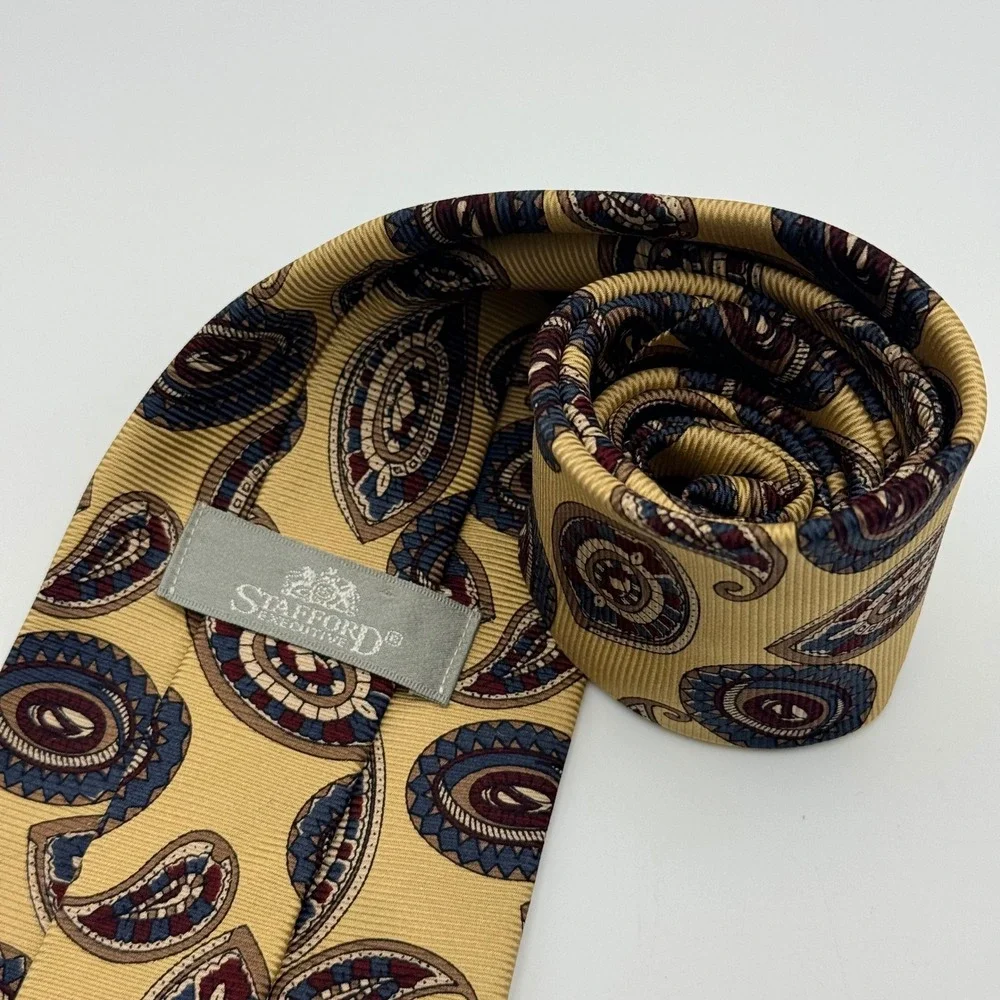 Stafford Executive Mens Gold Paisley Medallion Silk Necktie Made in‎ USA 4 Inch